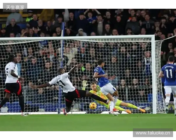 富勒姆2-2利物浦全场数据:控球率46开,射门8-10,射正2-2 富勒姆2-2利物浦全场数据:控球率46开,射门8-10,射正2-2